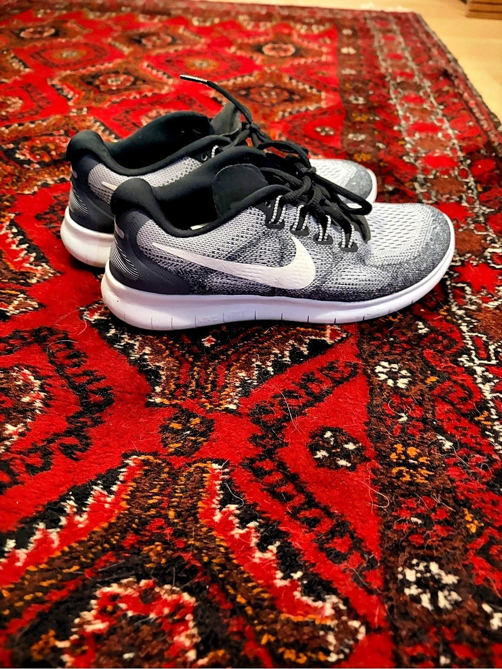 Nike Free RN 2018 Athletic Shoes Gray & Black US 6.5